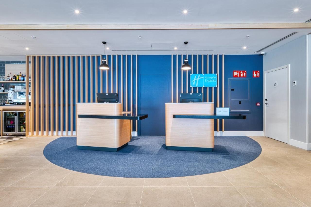 Holiday Inn Express - Madrid - Airport By Ihg Exterior photo