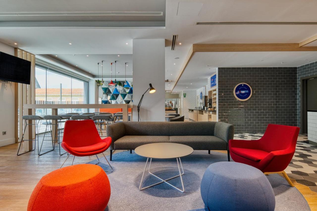Holiday Inn Express - Madrid - Airport By Ihg Exterior photo