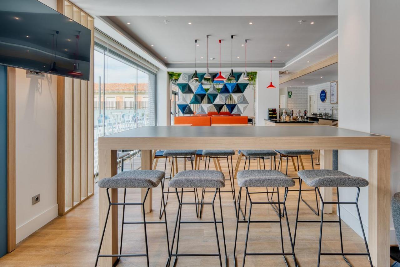 Holiday Inn Express - Madrid - Airport By Ihg Exterior photo