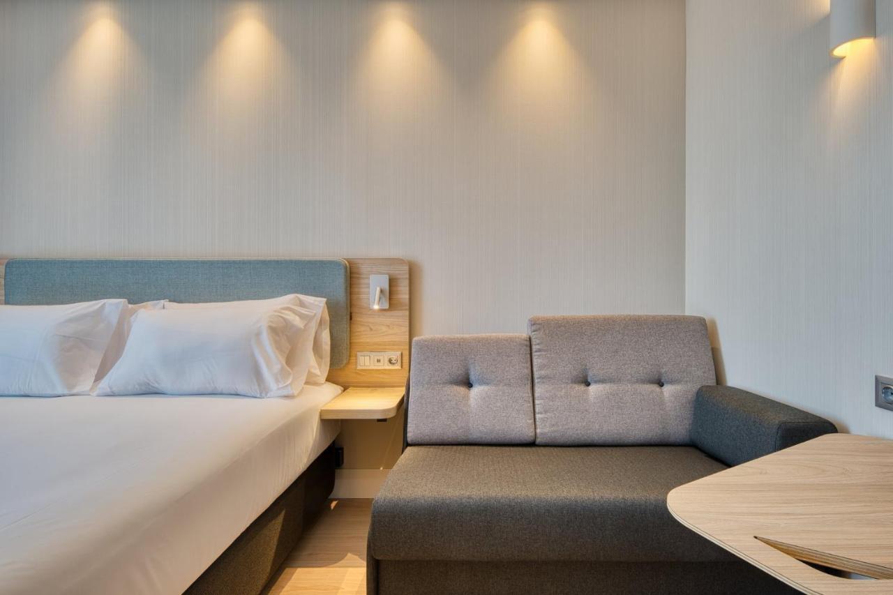 Holiday Inn Express - Madrid - Airport By Ihg Exterior photo
