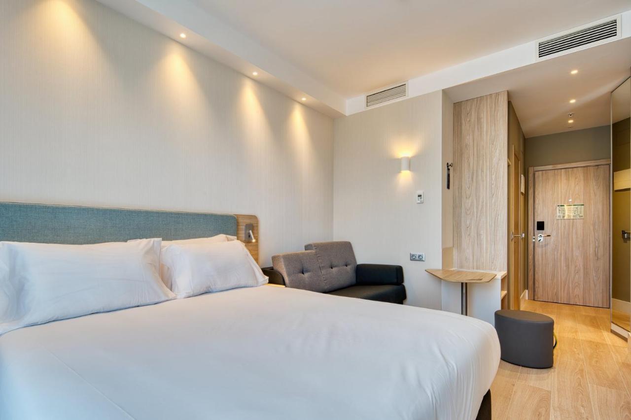 Holiday Inn Express - Madrid - Airport By Ihg Exterior photo