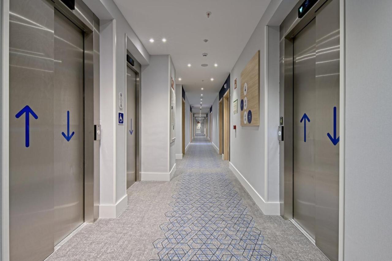 Holiday Inn Express - Madrid - Airport By Ihg Exterior photo