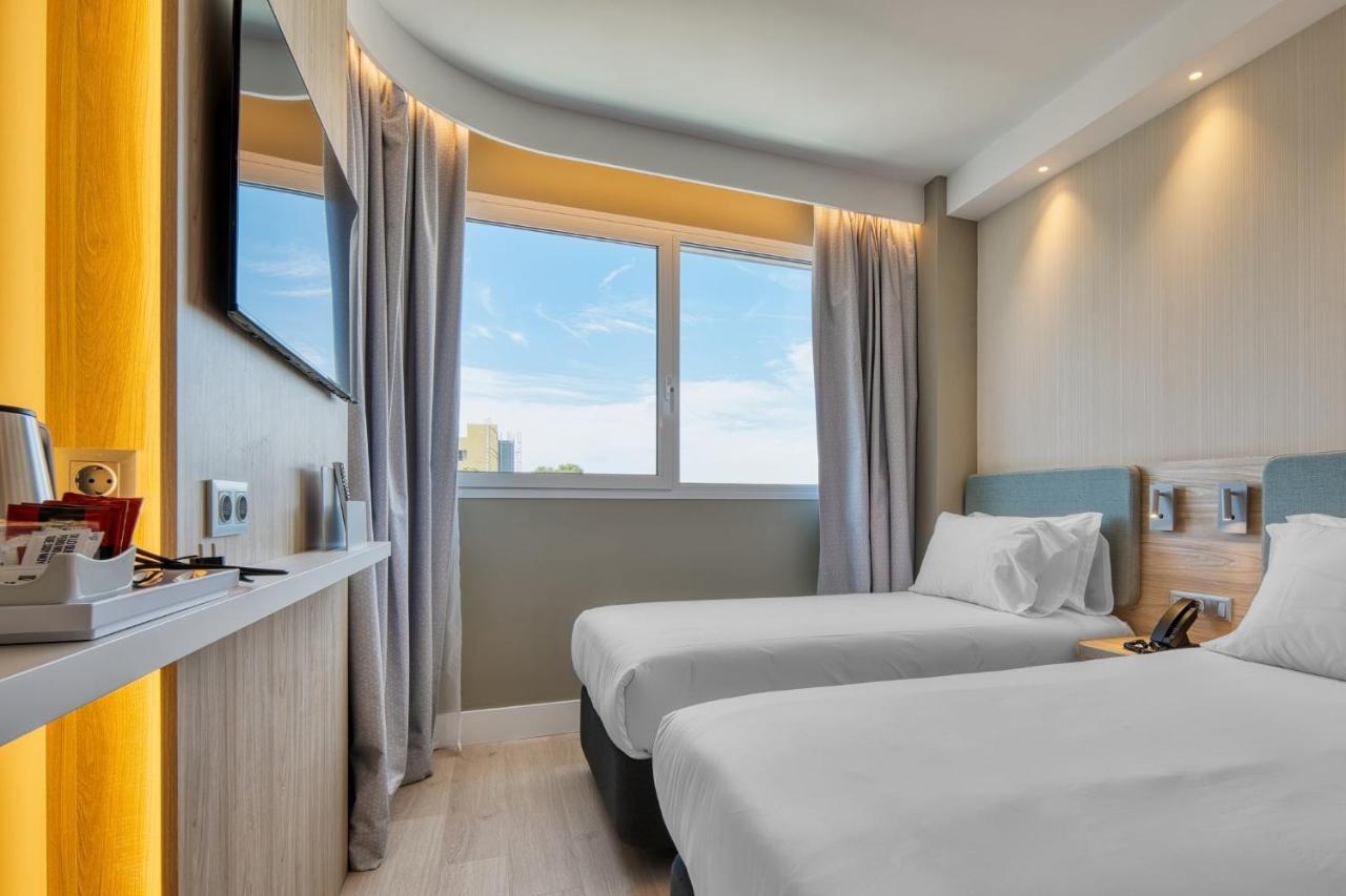 Holiday Inn Express - Madrid - Airport By Ihg Exterior photo