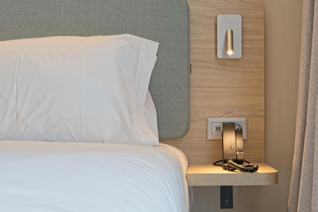 Holiday Inn Express - Madrid - Airport By Ihg Exterior photo