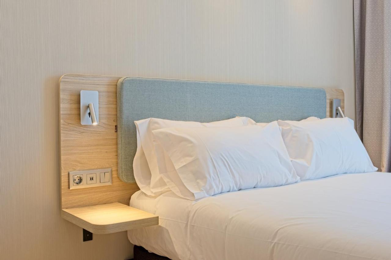 Holiday Inn Express - Madrid - Airport By Ihg Exterior photo