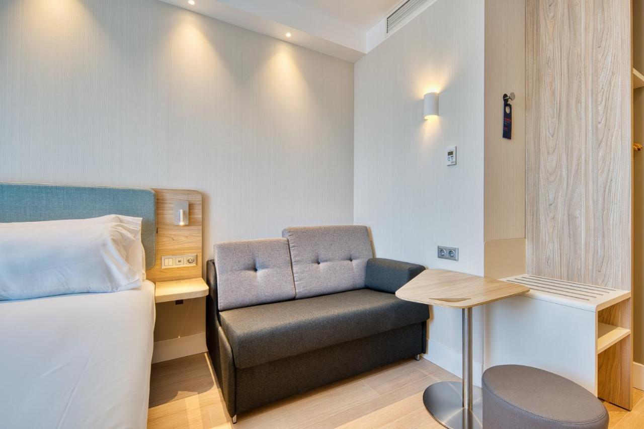 Holiday Inn Express - Madrid - Airport By Ihg Exterior photo