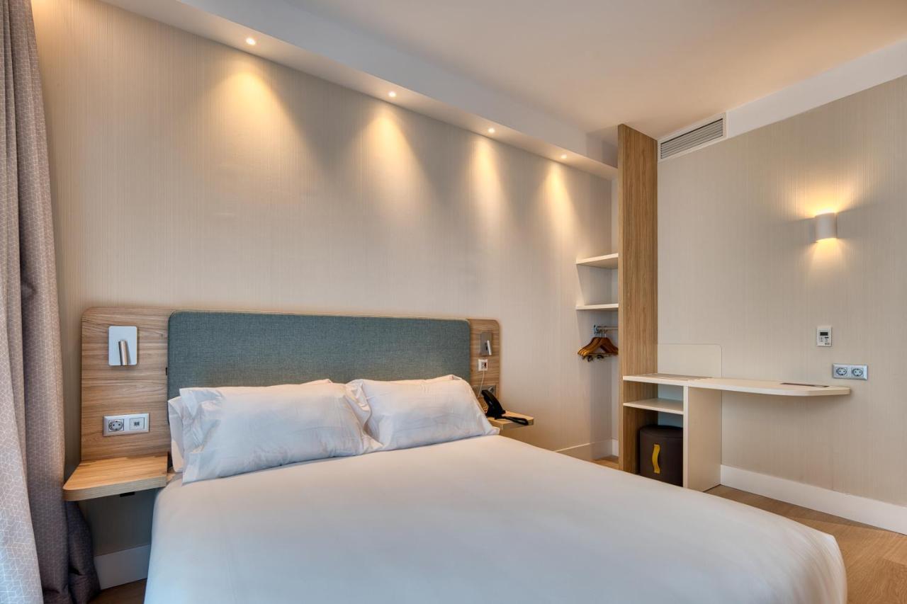 Holiday Inn Express - Madrid - Airport By Ihg Exterior photo