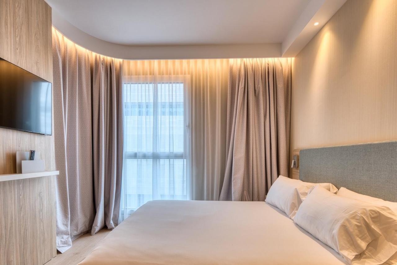 Holiday Inn Express - Madrid - Airport By Ihg Exterior photo