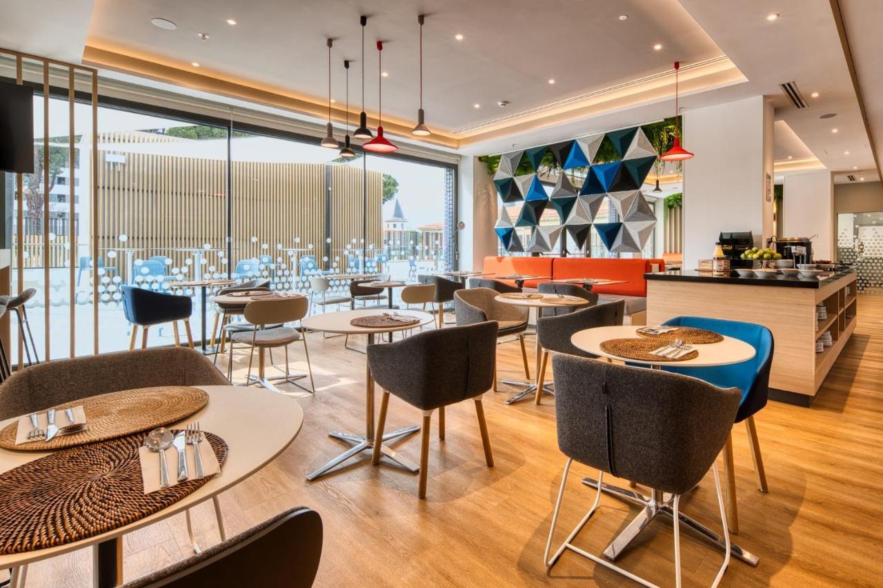 Holiday Inn Express - Madrid - Airport By Ihg Exterior photo