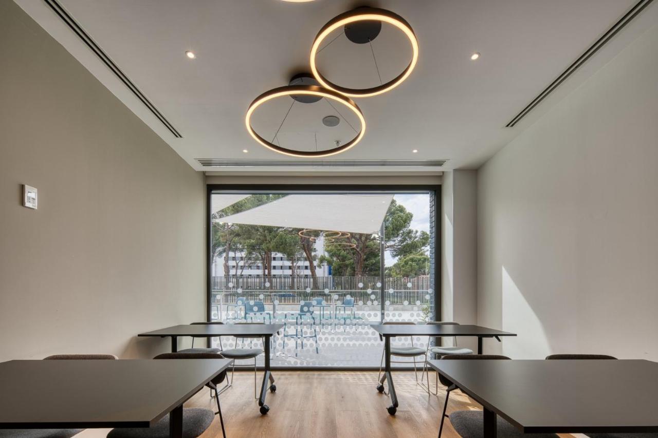 Holiday Inn Express - Madrid - Airport By Ihg Exterior photo